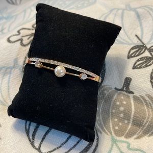 Rose gold bangle